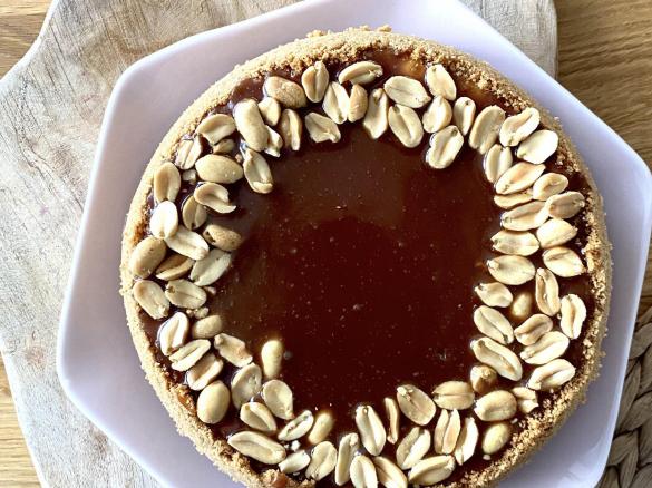 Sernik z solonym karmelem (18cm)