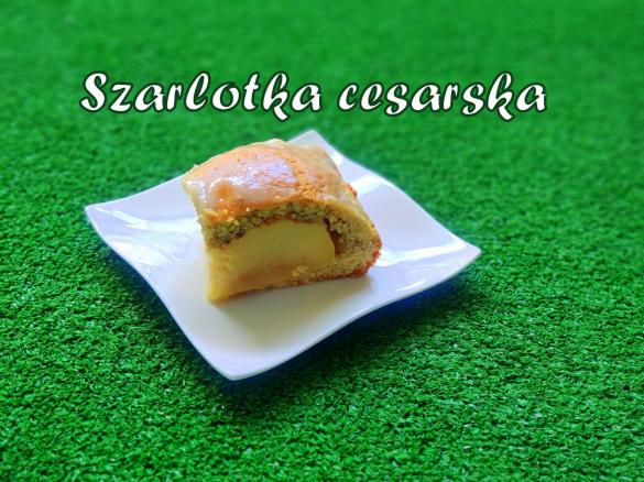 SZARLOTKA CESARSKA Z POŁÓWKAMI JABŁEK