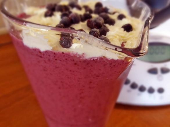 Poranny koktajl jagodowy z nutą wanilii