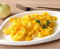 Jajecznica z cebulą