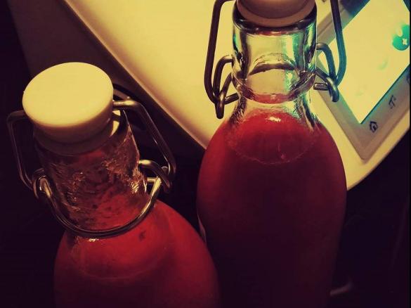 Truskawkowe shoty / koktajl na prywatkę :)