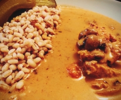 Lekki gulasz ze schabem i pieczarkami