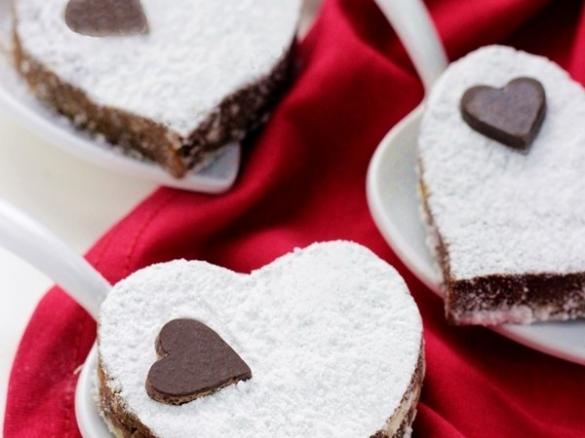 BROWNIE Z ORZECHAMI – WALENTYNKOWE