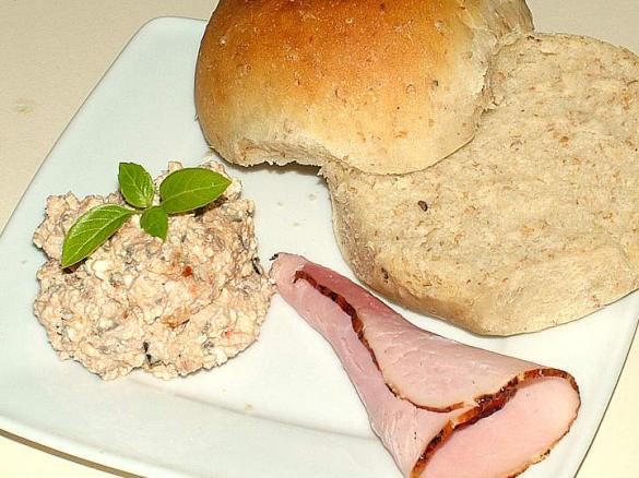 Bułeczki z pastą na drugie śniadanie ;o)