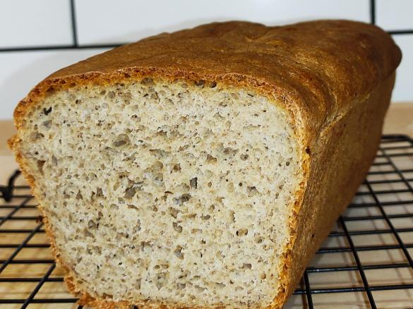Najprostszy chleb na drożdżach - przepis dla lubiących eksperymentować (i nie tylko)