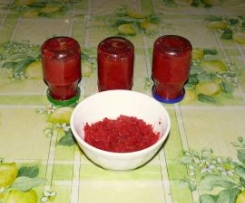 Zupka warzywna z burakiem i żółtkiem