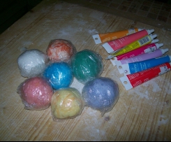 Pasta cukrowa do dekoracji tortòw