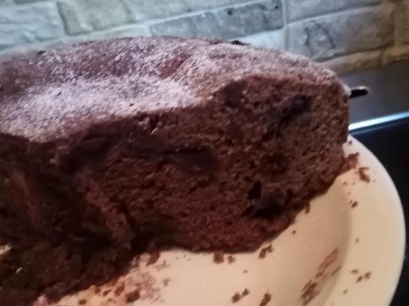 Czekoladowe ciasto z czereśniami