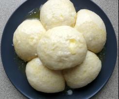 Pampuchy (kluski na parze)