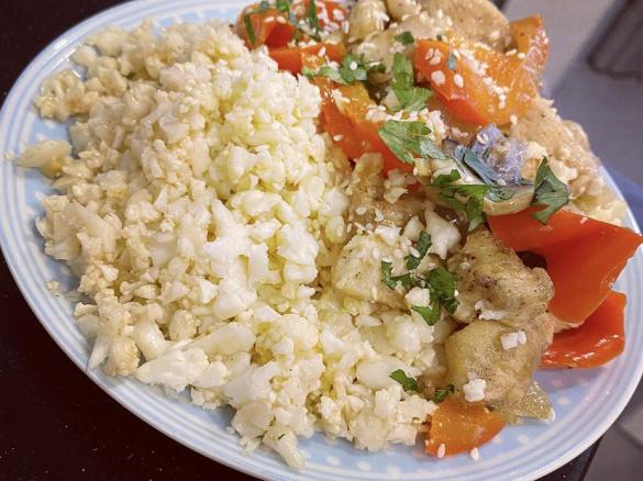 Ryż z kalafiora (low carb, keto, dieta ketogeniczna, dieta niskowęglowodanowa)