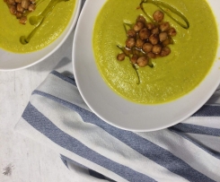 Krem z cukini z pesto i chrupiącą ciecierzycą