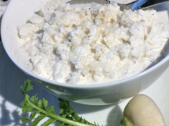 Surówka z białej rzodkwi