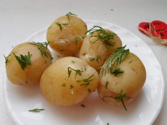 Młode ziemnaki obierane w TM