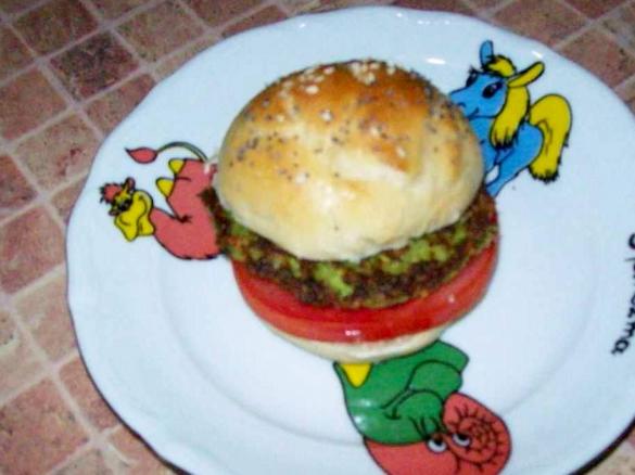 Burger buns z zielonym hamburgerem