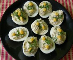 Wiosenne jajka faszerowane pieczarkami i cukinią