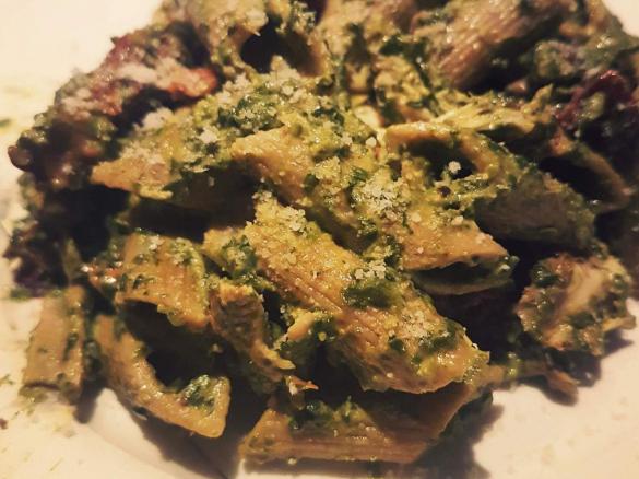 MAKARON ZE SZPINAKIEM I KURCZAKIEM