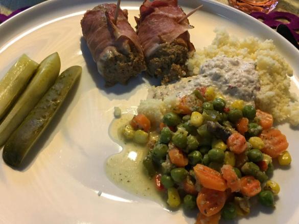 Roladki wołowe otoczone szynką parmeńską