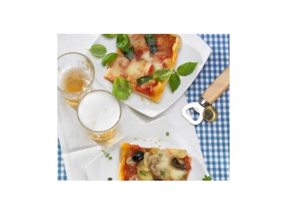 Pizza Margherita lub Pizza Capricciosa 