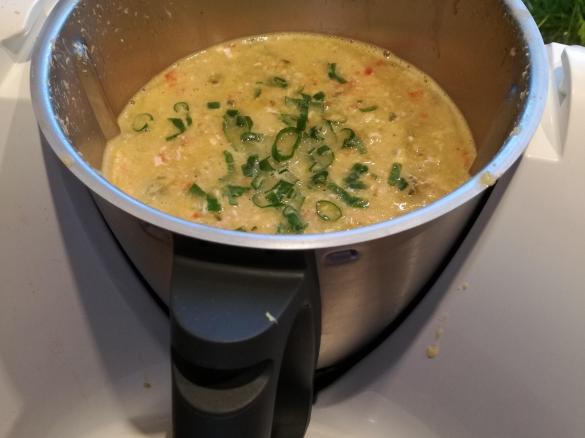 BIAŁY BARSZCZ Z TUŃCZYKIEM