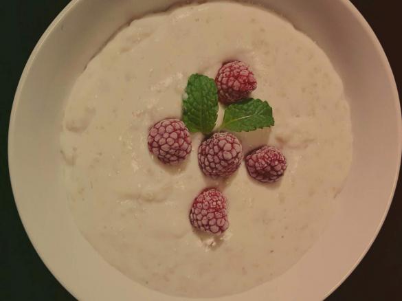 OWSIANKA Z MALINAMI I LISTKAMI MIĘTY