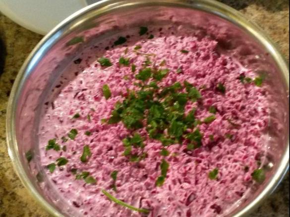 Surówka z czerwonej/modrej kapusty.