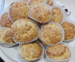 Muffiny z szynka i serem a la pizza