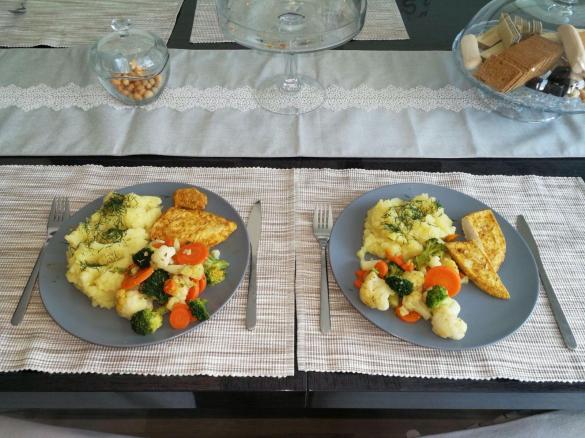 Piersi z kurczaka, warzywa na parze _ puree