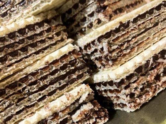 Wafle przekładane domową czekoladą.