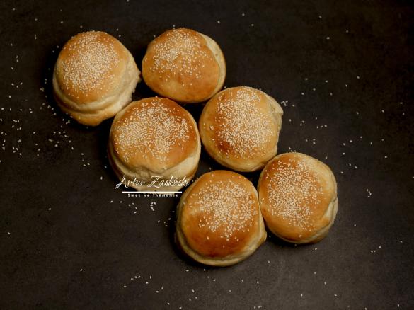 BURGER BUŁKI NA JOGURCIE