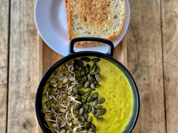 Krem z brokuła z pestkami dyni