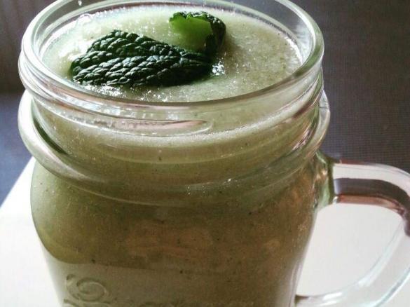 Orzeźwiające smoothie z miętą