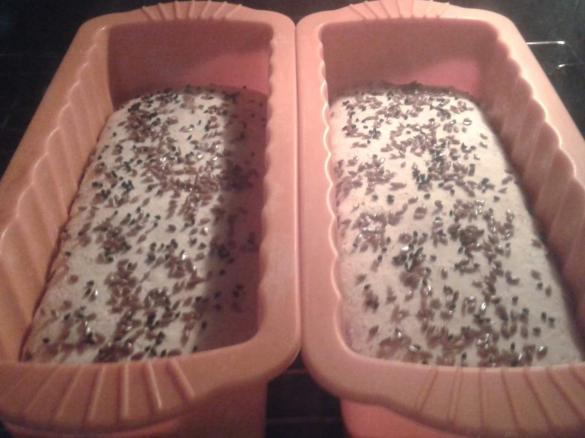 Bezglutenowy chlebek z ziarnami