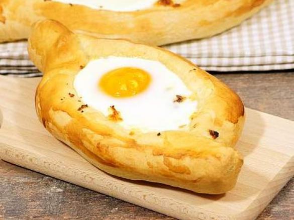 Chaczapuri adżarskie