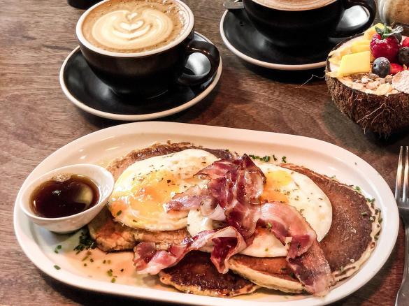 Keto naleśniki z pastą z makreli