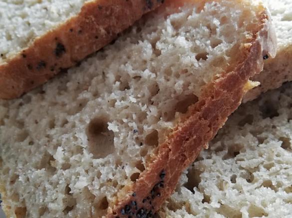 Chleb na zakwasie z czarnuszką