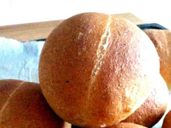 Pszenne bułki z przedziałkiem