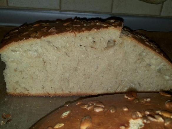 uśmiechniety chlebus na zakwasie