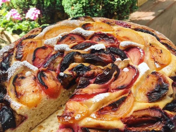 Ciasto jogurtowe ze śliwką