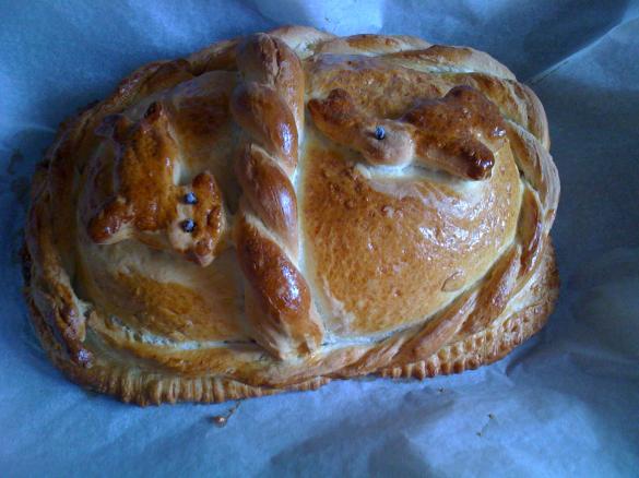 Szynka w chlebie z prażoną cebulką 