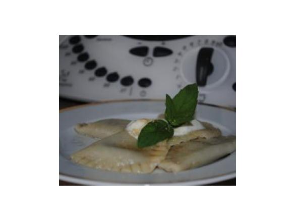 Pierogi jagodowe z miętową nutką