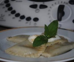Pierogi jagodowe z miętową nutką