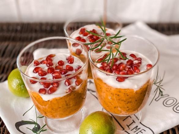 PUDDING CHIA Z MANGO I KURKUMĄ