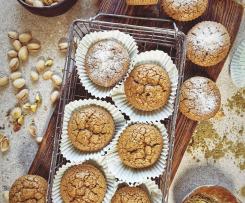 MUFFINKI Z HERBATĄ MATCHA I PISTACJAMI