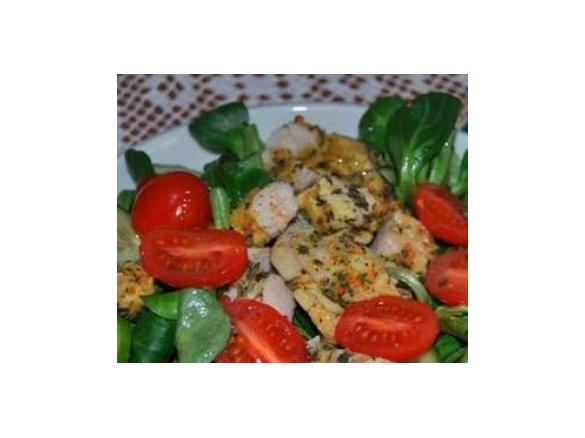 Sałatka z roszponką i piersią gotowaną na parze