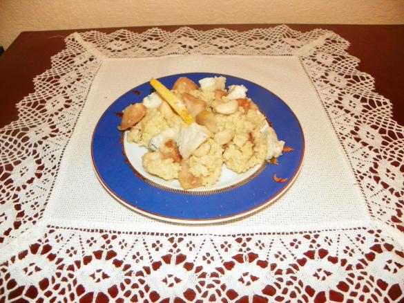 Kasza jaglana z karmelizowaną gruszką, orzechami i gorgonzolą