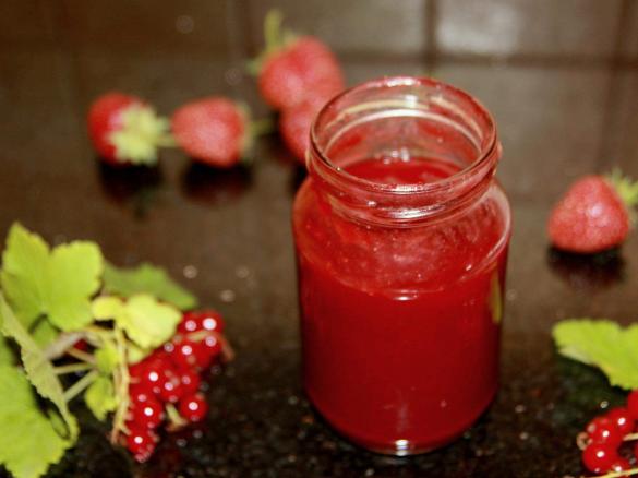 DŻEM TRUSKAWKOWO-PORZECZKOWY Z WANILIĄ