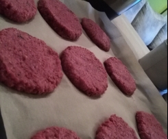 Burgery buraczano-jaglane wegańskie