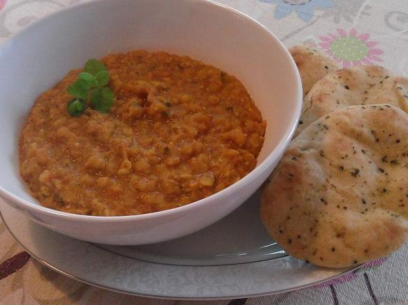 Kokosowy dahl z czerwonej soczewicy