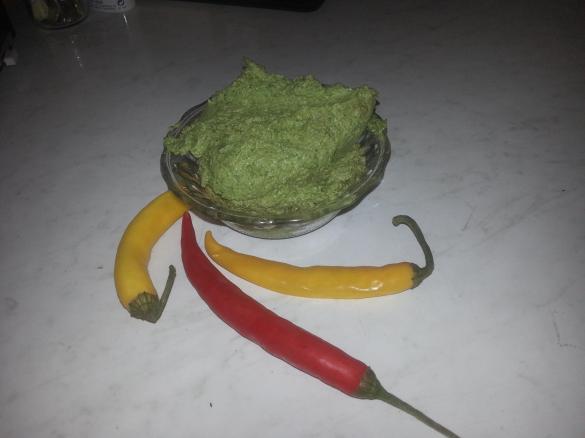 pasta szpinakowa z czosnkiem