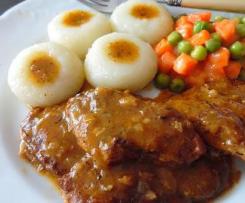 KARKÓWKA W CIEMNYM SOSIE GRZYBOWO ŚLIWKOWYM Z PIWEM